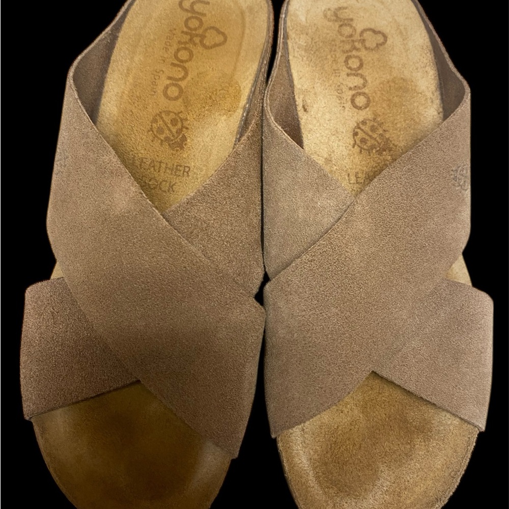 Yokono Brown Suede Cross-Strap Sandals